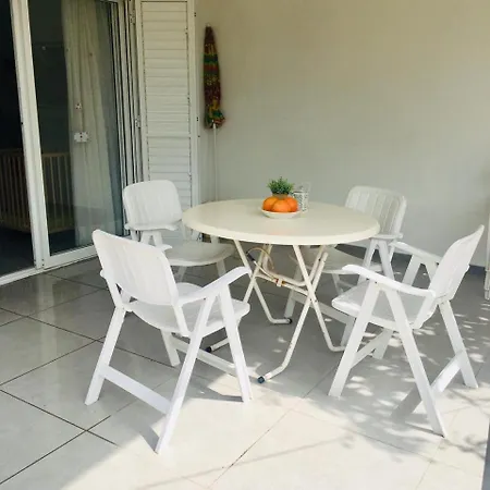 Spyros Seaside H.20 *